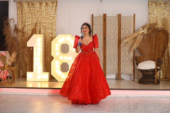 Nicole-170