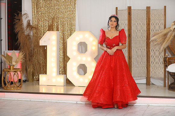 Nicole-331