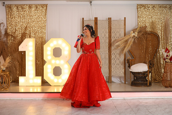 Nicole-169