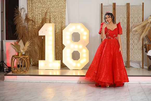 Nicole-320