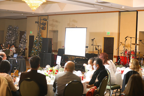 vanura_xmas_party-333