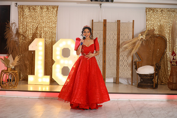 Nicole-168