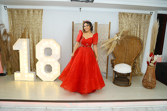 Nicole-221