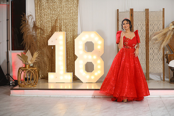 Nicole-319