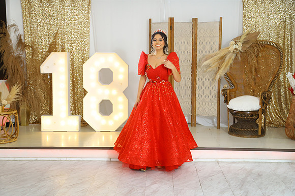 Nicole-338