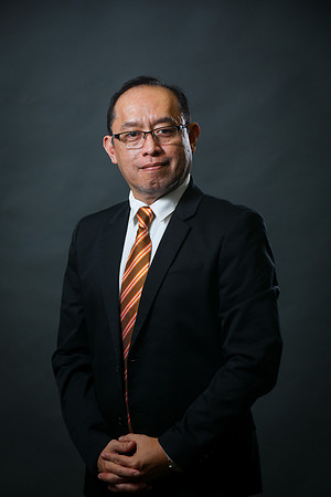 Denu Headshot-581