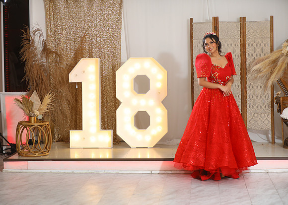 Nicole-317