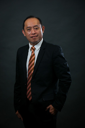 Denu Headshot-570