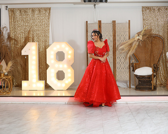 Nicole-316