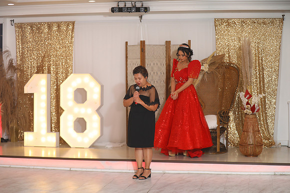 Nicole-208